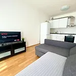 Apartman The Garden Grand Parking Available