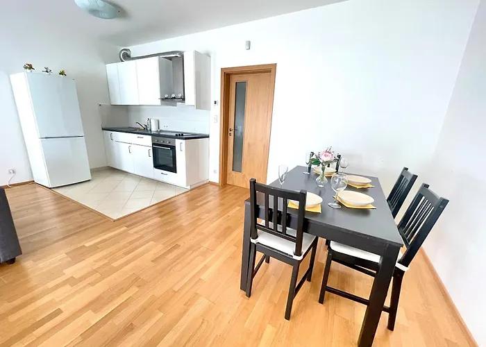 Lägenhet Garden Park Apartment+