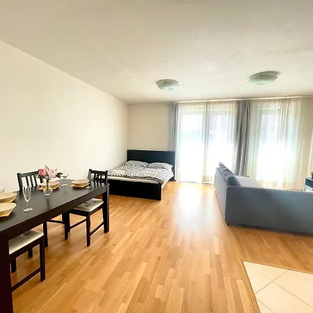 Garden Park Apartment+ Prag