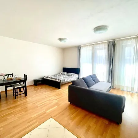 Garden Park Apartment+ Prag